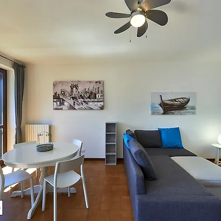 Casa Violetta דירה Perledo